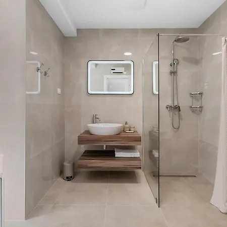 Hillside Paradise With Heated Pool, Gym, Fun Zone Сasa de vacaciones Gata
