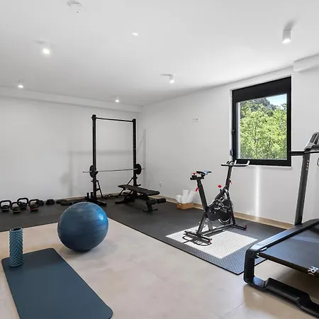 Hillside Paradise With Heated Pool, Gym, Fun Zone Gata