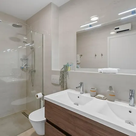 Holiday home New Hillside Paradise With Heated Pool, Gym, Fun Zone Gata