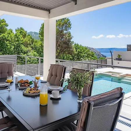 Сasa de vacaciones Hillside Paradise With Heated Pool, Gym, Fun Zone