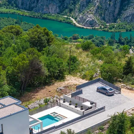 New Hillside Paradise With Heated Pool, Gym, Fun Zone