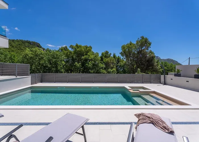 Hillside Paradise With Heated Pool, Gym, Fun Zone Gata